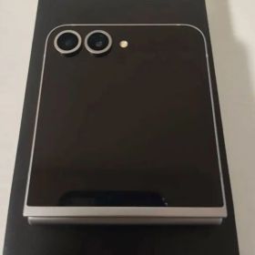 【超美品】Galaxy Z Flip6 256GB シルバー SIMフリー国内版