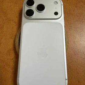 Apple iPhone 17 Pro 本体