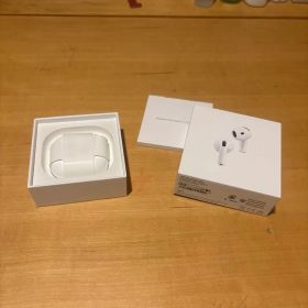 Apple AirPods 4 アクティブノイズキャンセリング搭載モデル