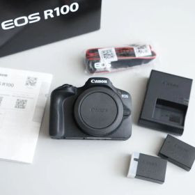 Canon EOS R100 ボディ キャノン カメラ 予備電池おまけ