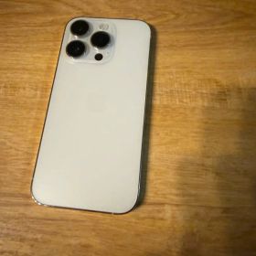 Apple iPhone 14 Pro 本体