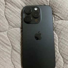 Apple iPhone 15 Pro 本体 ブラック