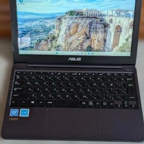SUS Vivobook E203MA Celeron 4GB eMMC64GB