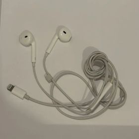Apple EarPods with Lightning Connector