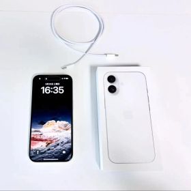 【美品】Apple Store購入SIMフリー iPhone 16 ホワイト