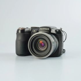 FUJIFILM 富士フィルム Finepix S2500HD + SD 2GB コンパクトデジタルカメラ