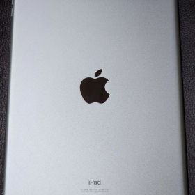 iPad 第7世代 32GB WI-fi+Cellularモデル シルバー