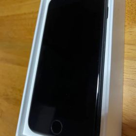 Apple iPhone SE 第2世代 ブラック 本体