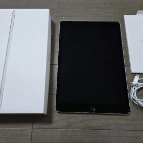 iPad（第9世代）10.2インチ Wi-Fiモデル 64GB シルバー
