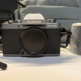 FUJIFILM X-T100 本体 ダブルズームレンズキット (ケース付)