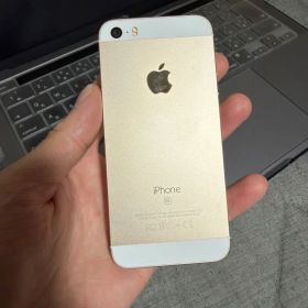 Apple iPhone SE ゴールド 本体 スマトーフォン✅