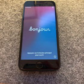 Apple iPhone SE 容量64GB スペースグレイ ブラック