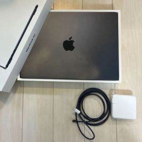 MacBook Air M2 512GB 8GB 13.6 本体 Apple
