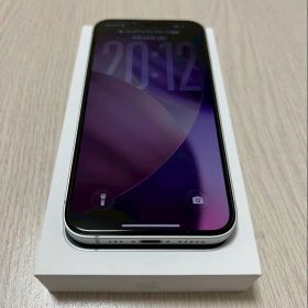 【極美品】 iPhone16e 128GB ホワイト