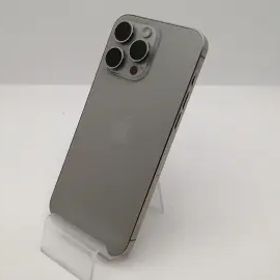 【中古】Apple docomo 【SIMフリー】 iPhone 15 Pro Max 256GB ナチュラルチタニウム MU6R3J/A【新宿東口】保証期間１ヶ月【ランクB】