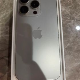 Apple iPhone 15 Pro 本体