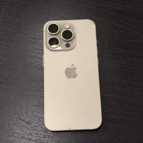 Apple iPhone 15 Pro 本体