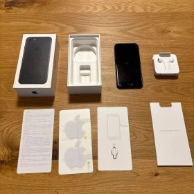 Apple iPhone 7 本体 ブラック