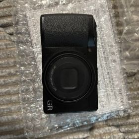 RICOH GR IIIx 本体［純正レザーケース付］