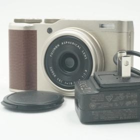 ■極上品■ FUJIFILM XF10 シャンパンゴールド #..536