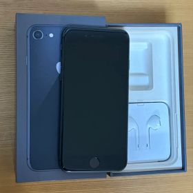 Apple iPhone 8 ブラック 本体 箱・イヤフォン付