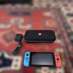 Nintendo Switch 本体 ネオンブルー ネオンレッド ケース付きです