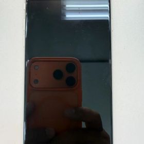 iPhone SE3 64GB スターライト 100% デモ機 359968979329195
