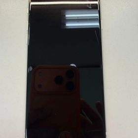 iPhone SE3 64GB スターライト 100% デモ機 359968971550368