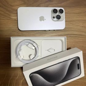 Apple iPhone 15 Pro 本体 ホワイト