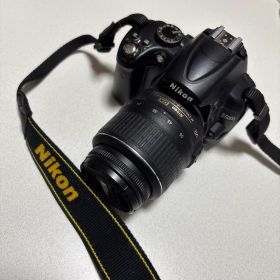 Nikon D5000 デジタル一眼レフカメラ