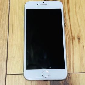 Apple iPhone8 au シルバー 64GB ジャンク品
