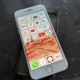 Apple iPhone 8 本体 ホワイト ホームボタン健在 SIMフリー