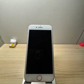 iPhone 8 64GB SIMフリー 美品 バッテリー82%