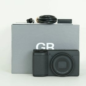 [新品同様 | シャッター数9回] RICOH GR IV Monochrome | コンパクトデジタルカメラ