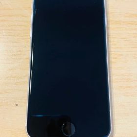 美品 Apple iPhone SE 第2世代 ホワイト 本体 SIMフリー