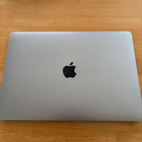 Apple MacBook Air M1 2020 本体