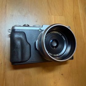 デジタルカメラ 富士フイルム X70