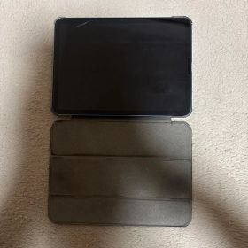 iPad10世代64GB ジョジョステッカーカバー付き