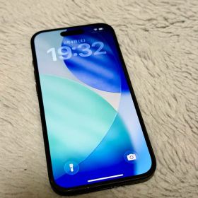【美品】iPhone 15 128GB ブラック