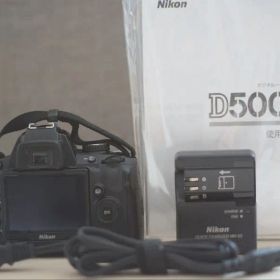Nikon D5000 レンズキット(18-135mm)