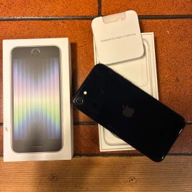 Apple iPhone SE 第3世代 本体 箱ケース付き