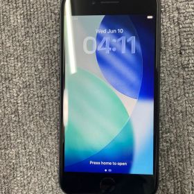 Apple iPhone SE 本体 64GB