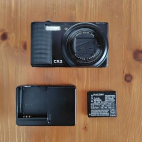 匿名配送 RICOH CX2 コンパクトデジタルカメラ 本体 バッテリー 充電機