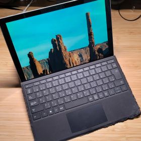 Surface pro 5 Corei5 128/8 中古品