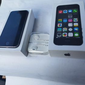 iPhone 5S 本体・イヤホン・箱付レア品