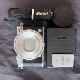 Nikon 1 J5 本体 1 NIKKOR 10-30mm VR