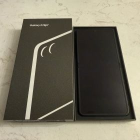 ほぼ新品Galaxy Z Flip7 256GB液晶バッテリー交換済サムスン