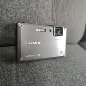 【美品】Panasonic LUMIX DMC-FT1 シルバー 防水カメラ