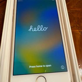 Apple iPhone8 本体 ゴールド