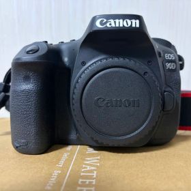 Canon EOS 90D デジタル一眼レフカメラ 本体 おまけ付き